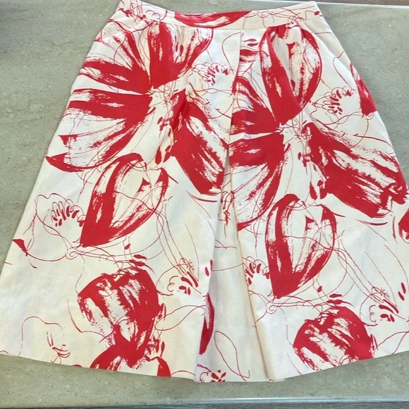 CLASSIQUES ENTIER Red Floral Pleated Front SILK PRINT A-LINE SKIRT - Picture 2 of 5